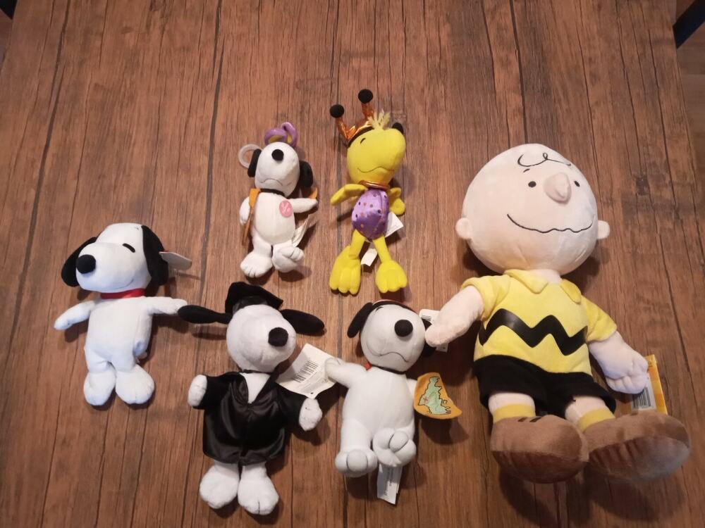Lot of 6 Peanuts Plush Snoopy Woodstock Charlie Brown 1 Singing, 4 New w/ Tags